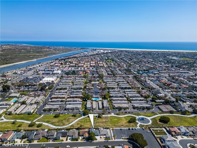 9802 Effingham Drive, Huntington Beach CA: https://media.crmls.org/medias/3bac7c0d-70c8-4a2f-bb66-c1bec862d012.jpg