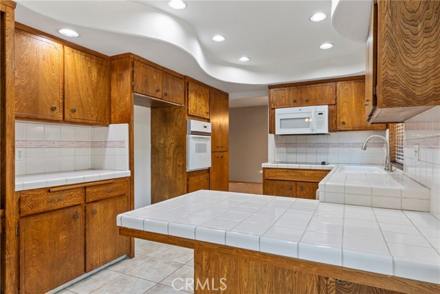 3355 San Fernando Court, Merced CA: https://media.crmls.org/medias/3bae4222-a7ce-4487-aadb-b05ab51c50d5.jpg