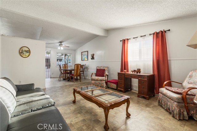 Detail Gallery Image 4 of 27 For 12918 Pinney, Pacoima,  CA 91331 - 3 Beds | 2 Baths