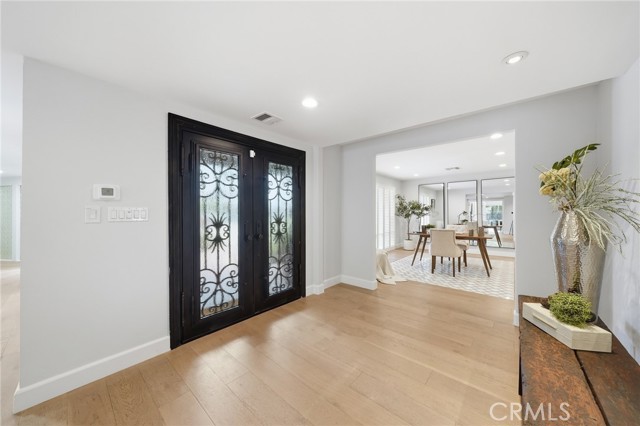 Detail Gallery Image 2 of 68 For 900 Paloma Pl, Fullerton,  CA 92835 - 6 Beds | 3/1 Baths