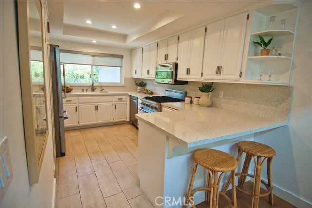 Kitchen and Snack bar