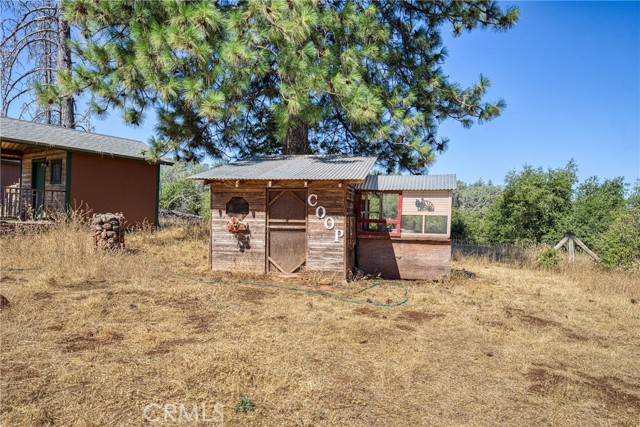 15000 Gray Pine Road, Lower Lake CA: https://media.crmls.org/medias/3baf2635-a768-4688-af33-b8c4c364fb5d.jpg