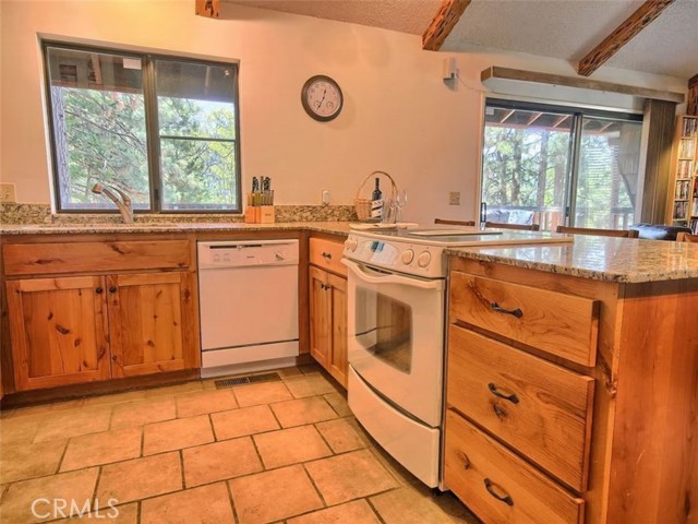 Detail Gallery Image 10 of 18 For 7497 Yosemite Park Way, Yosemite,  CA 95389 - 2 Beds | 2 Baths