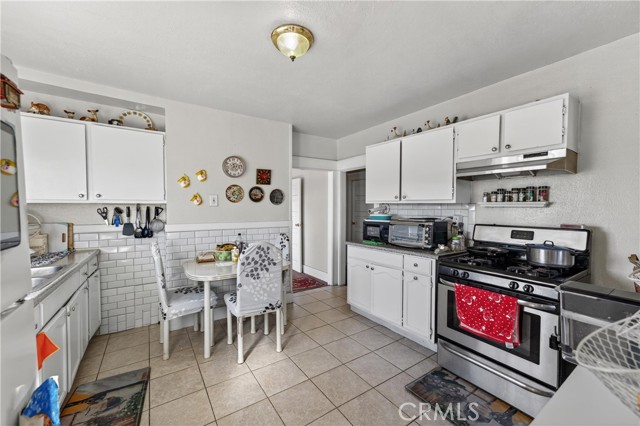 Detail Gallery Image 18 of 25 For 323 W 60th, Los Angeles,  CA 90003 - – Beds | – Baths