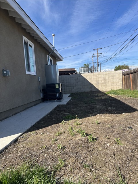 Detail Gallery Image 9 of 10 For 13041 Monte Vista, Chino,  CA 91770 - 2 Beds | 2 Baths