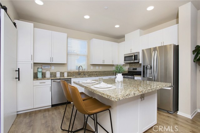 Detail Gallery Image 9 of 37 For 2651 W Lincoln Ave #40,  Anaheim,  CA 92801 - 3 Beds | 2/1 Baths
