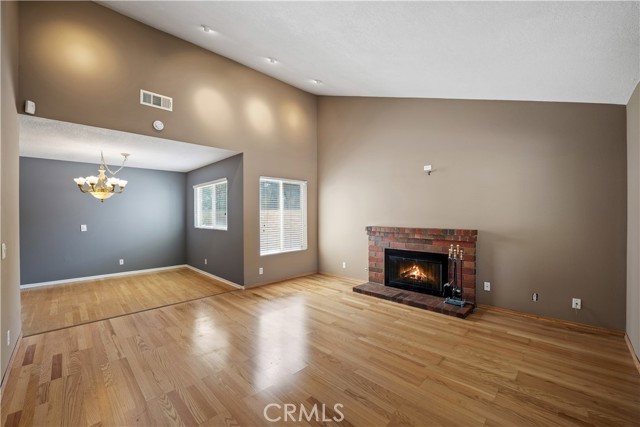 6120 Hedgewall Drive, Westlake Village CA: https://media.crmls.org/medias/3bb18630-59d0-4ef8-b691-a102a3e94f3c.jpg
