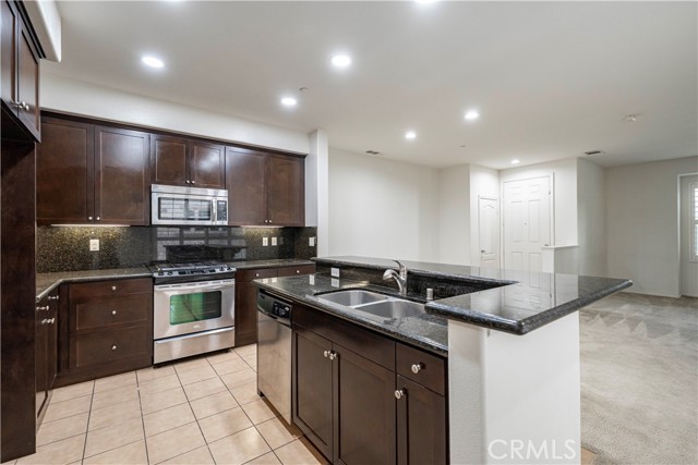 Detail Gallery Image 8 of 47 For 959 N Sunrise Ln a,  Azusa,  CA 91702 - 3 Beds | 2/1 Baths