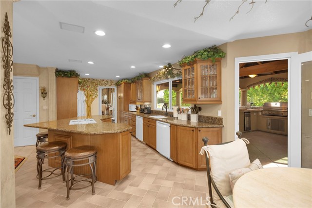 Detail Gallery Image 20 of 73 For 9902 Lapworth, Huntington Beach,  CA 92646 - 4 Beds | 5 Baths