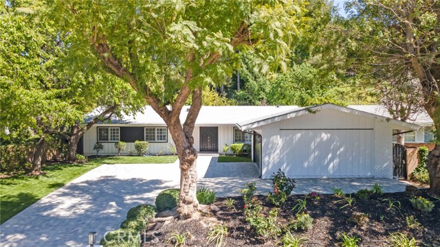 Detail Gallery Image 37 of 40 For 5848 Valerie Ave, Woodland Hills,  CA 91367 - 4 Beds | 2 Baths