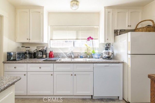 205 Lucia Avenue, Redondo Beach, California 90277, 7 Bedrooms Bedrooms, ,3 BathroomsBathrooms,Residential,Sold,Lucia,SB17052115