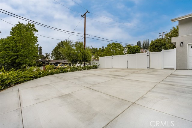19201 Barrett Lane, North Tustin CA: https://media.crmls.org/medias/3bb31bc7-c1d1-4c6c-a93d-15c1c0a4555a.jpg