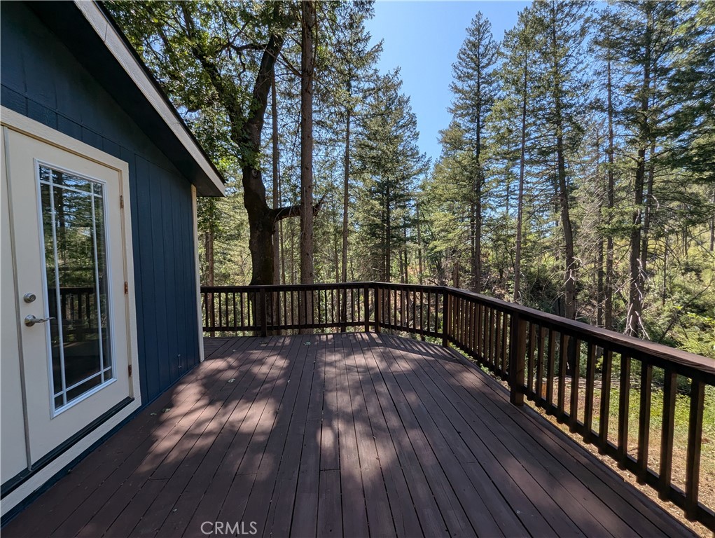 https://media.crmls.org/medias/3bb3686b-8720-4226-9440-2e8ee8a9e82b.jpg?preset=X-Large