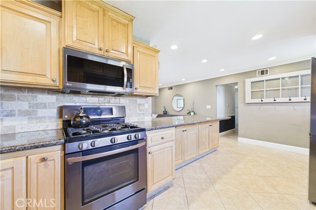 3647 W Myra Avenue, Anaheim CA: https://media.crmls.org/medias/3bb3922a-c420-4b85-9d9b-ac24e5950bdd.jpg