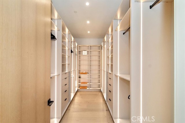 Detail Gallery Image 23 of 44 For 5347 Natick Ave, Sherman Oaks,  CA 91411 - 5 Beds | 5/1 Baths