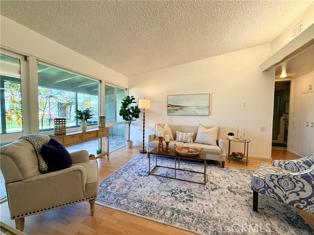 Detail Gallery Image 9 of 37 For 13410 Saint Andrew's Dr 70e,  Seal Beach,  CA 90740 - 2 Beds | 1 Baths