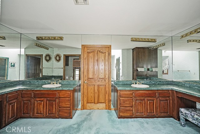 9752 Rangeview Drive, Santa Ana CA: https://media.crmls.org/medias/3bb5c856-cc45-46df-8e9d-db2f893cb189.jpg
