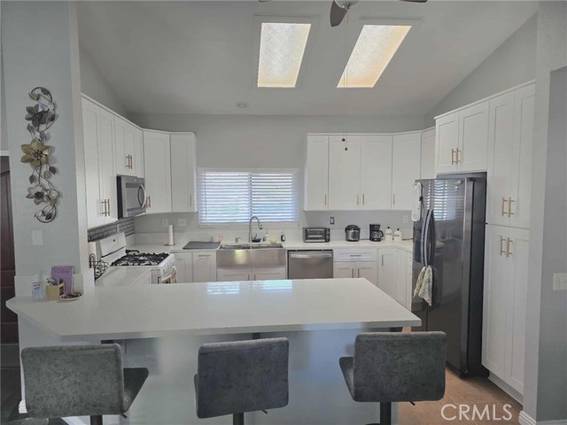 Detail Gallery Image 13 of 30 For 2416 Notre Dame Way, Corona,  CA 92881 - 3 Beds | 2 Baths