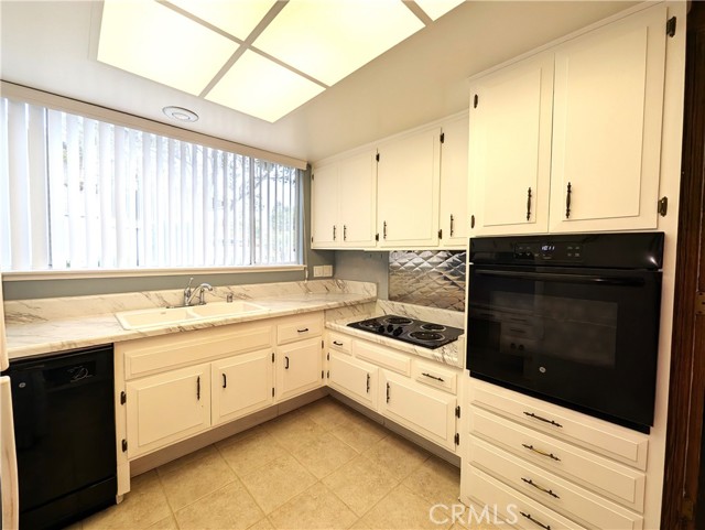 Detail Gallery Image 16 of 32 For 188 Avenida Majorca a,  Laguna Woods,  CA 92637 - 2 Beds | 2 Baths