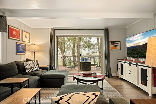 Detail Gallery Image 17 of 39 For 435 Riviera Dr, Lake Arrowhead,  CA 92352 - 3 Beds | 2/1 Baths