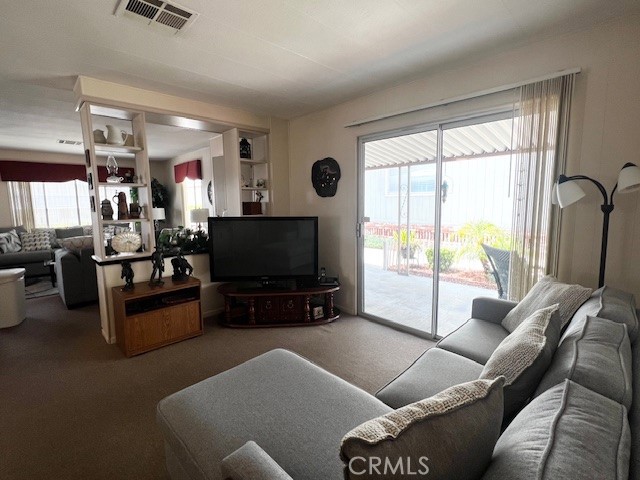 3850 Atlantic Avenue, Highland CA: https://media.crmls.org/medias/3bb93538-f1cb-495e-91c9-c00e34b5c453.jpg