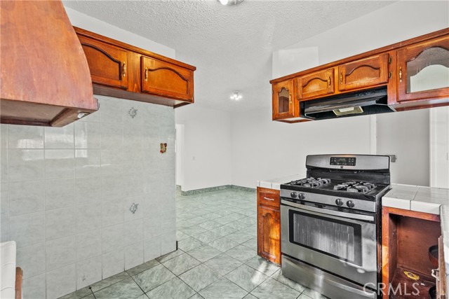 Detail Gallery Image 21 of 58 For 12924 Sproule, Sylmar,  CA 91342 - 4 Beds | 3 Baths