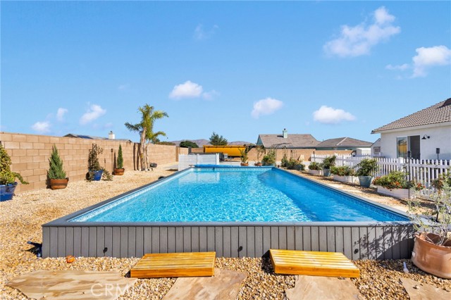 21152 Reliance, Apple Valley CA: https://media.crmls.org/medias/3bb957f6-e7da-428f-9f3e-67c10151674d.jpg