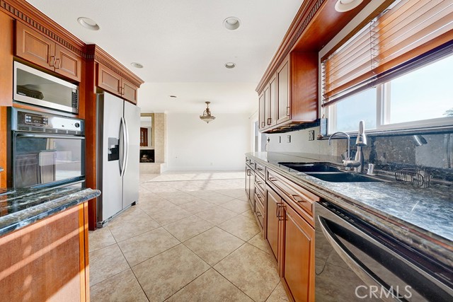 3bb962df F71b 4816 88e3 689ad2af4d56