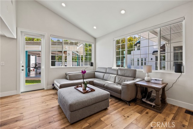 8944 Enfield, Sherwood Forest CA: https://media.crmls.org/medias/3bb996ee-2589-4714-8230-032703227909.jpg