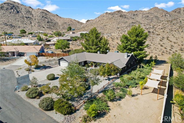 Detail Gallery Image 3 of 40 For 20058 Rancherias Ln, Apple Valley,  CA 92307 - 4 Beds | 2 Baths