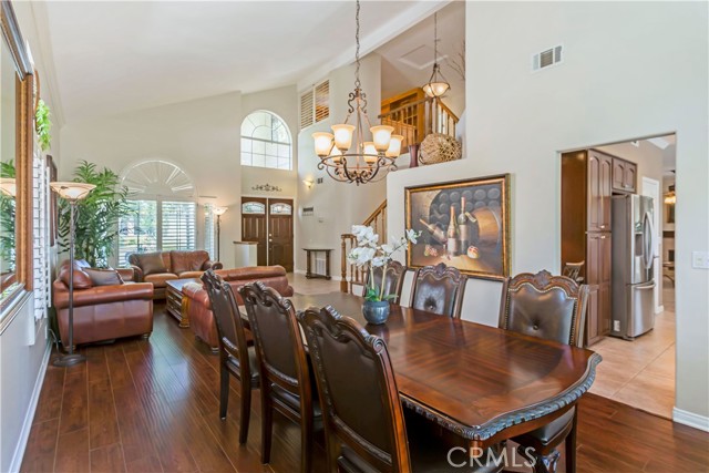 Detail Gallery Image 12 of 38 For 29347 Canyon Rim Pl, Canyon Country,  CA 91387 - 6 Beds | 3 Baths