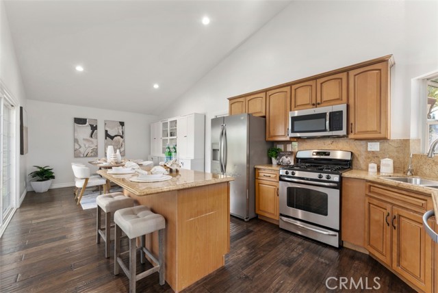 Detail Gallery Image 2 of 28 For 223 Raspberry, Anaheim Hills,  CA 92808 - 3 Beds | 2 Baths