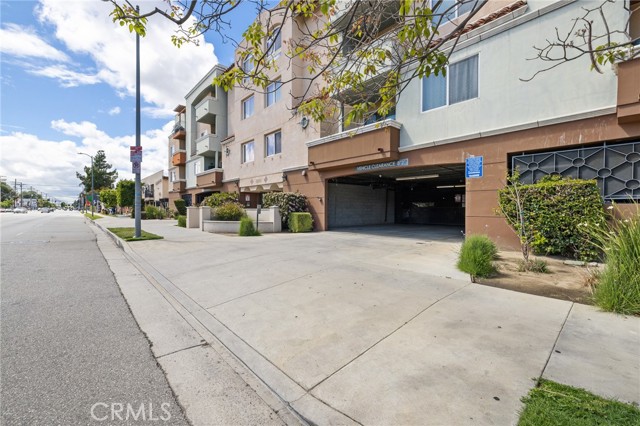 Detail Gallery Image 24 of 31 For 13951 Sherman Way #301,  Van Nuys,  CA 91405 - 2 Beds | 2 Baths