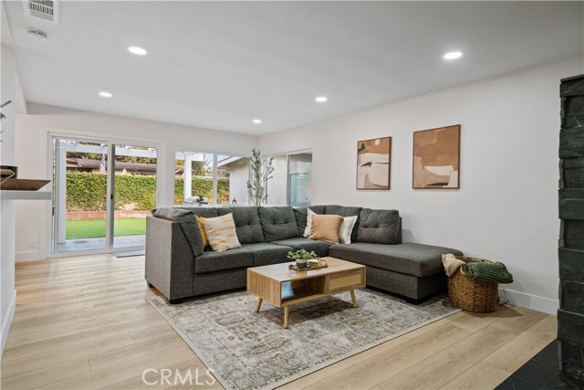 Image 16 of 35 For 1541 Wellington Avenue