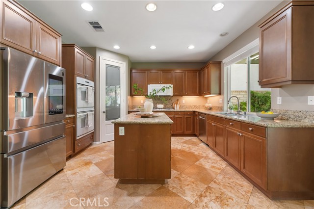 Detail Gallery Image 10 of 68 For 22229 Evening Star Ct, Saugus,  CA 91390 - 6 Beds | 5 Baths