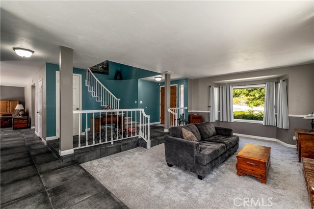 Detail Gallery Image 10 of 49 For 14395 Amorose, Lake Elsinore,  CA 92530 - 4 Beds | 3 Baths