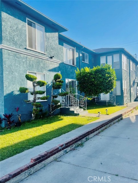 3689 S Victoria Avenue, Los Angeles CA: https://media.crmls.org/medias/3bbe6536-7369-418e-9ea3-f984a007d538.jpg