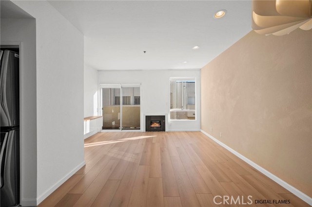 Detail Gallery Image 6 of 37 For 19350 Sherman Way #338,  Reseda,  CA 91335 - 2 Beds | 2 Baths