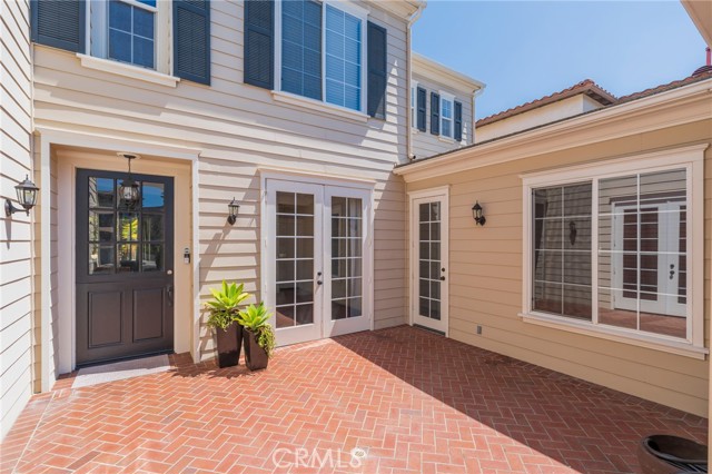 6535 Park Royal Circle, Huntington Beach CA: https://media.crmls.org/medias/3bbf9057-3744-461a-a945-b4958ffa93ad.jpg
