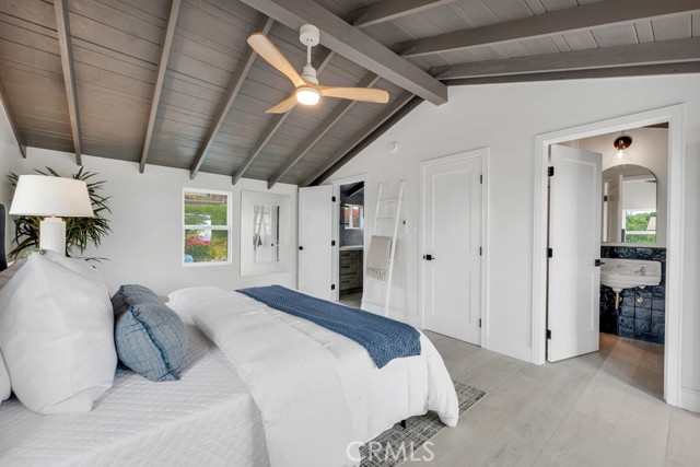 10 Camel Point, Laguna Beach CA: https://media.crmls.org/medias/3bbfd943-7b23-4c9b-ac99-7426b76617e4.jpg