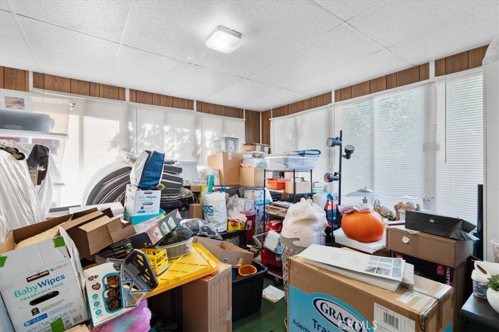 https://media.crmls.org/medias/3bbff057-1063-4b8f-a68a-b64e3ab2f2a1.jpg?preset=X-Large