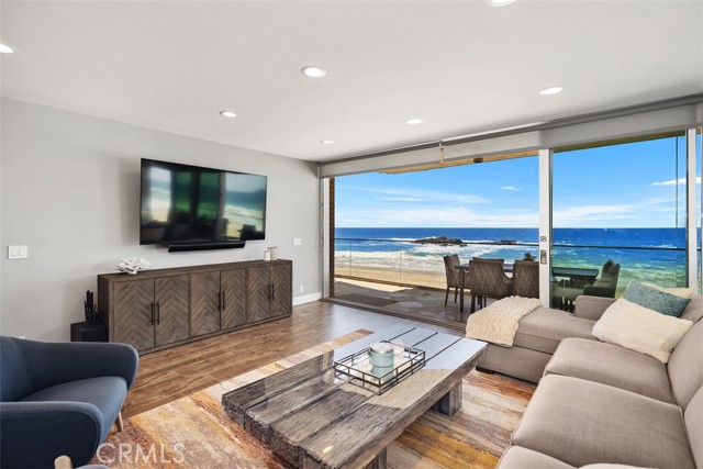 31755 Coast, Laguna Beach CA: https://media.crmls.org/medias/3bc017c6-f493-481e-841c-3645d8a424c1.jpg
