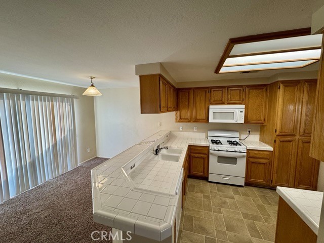 Detail Gallery Image 13 of 37 For 7645 Hillhurst Dr, Riverside,  CA 92508 - 3 Beds | 2/1 Baths