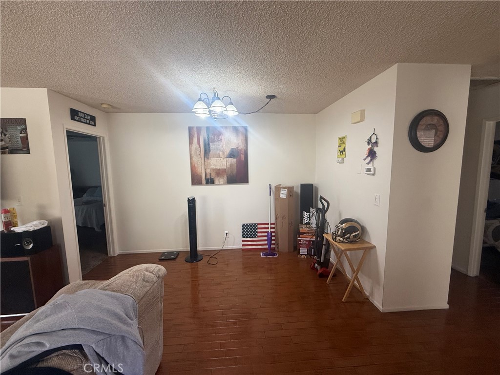 https://media.crmls.org/medias/3bc0e965-0878-43f9-a198-c9f76c7d5551.jpg?preset=X-Large
