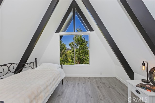 Detail Gallery Image 15 of 31 For 323 Mittry Ln, Lake Arrowhead,  CA 92352 - 3 Beds | 2 Baths