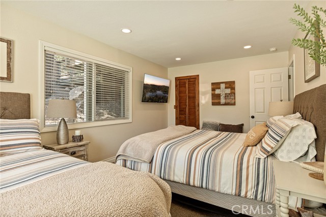 Detail Gallery Image 31 of 52 For 813 Brentwood, Lake Arrowhead,  CA 92352 - 4 Beds | 3/1 Baths