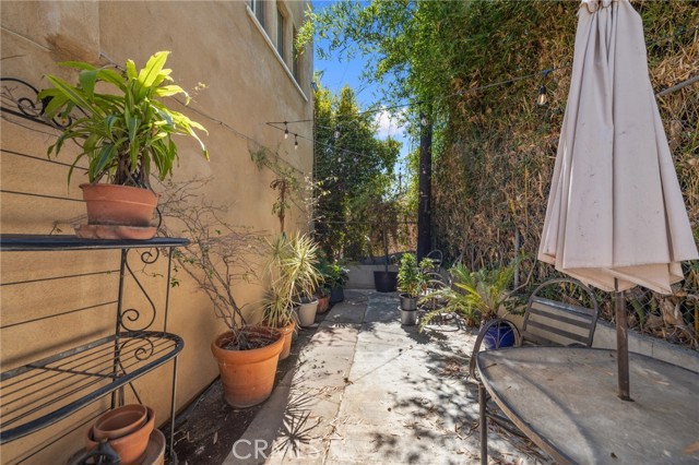 Detail Gallery Image 9 of 11 For 1285 South Dunsmuir, Los Angeles,  CA 90019 - 1 Beds | 1 Baths