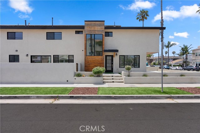 228 20th Street, Huntington Beach CA: https://media.crmls.org/medias/3bc48fcc-44b8-427a-b646-10f14e5a9fcf.jpg