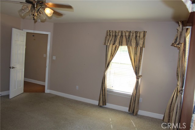 30875 Morningside Street, Lucerne Valley CA: https://media.crmls.org/medias/3bc4a474-c19b-4f95-9356-78821babe240.jpg