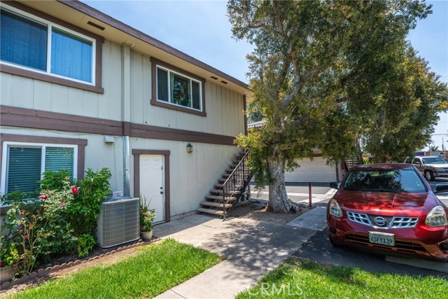 Detail Gallery Image 2 of 18 For 1120 S Mantle Ln 8d,  Santa Ana,  CA 92705 - 2 Beds | 1 Baths